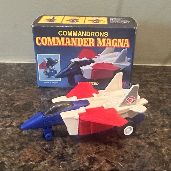 Tomy McDonald’s Commandrons Commander Magna Kids Motorized Jet - Picture 10 of 12